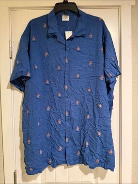 Well Worn Blue Short-Sleeve Button-Down Shirt with Sailboat Motif
